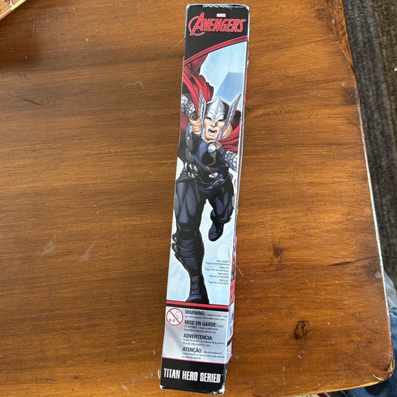 Titan Hero Series Thor - Picture 2 of 4